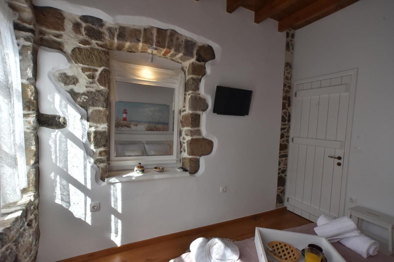 Patriko Nisyrian Guesthouse Mandraki  ภายนอก รูปภาพ